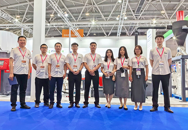 普瑞机械在Chinaplas 2023展会现场